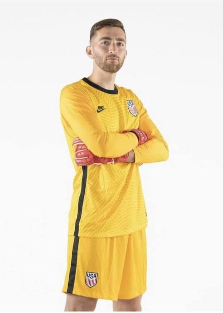 新品　NEW goal keeper ユニフォームセット　football Amazon.com: Nike Men's USA Official Soccer Team Long Sleeve